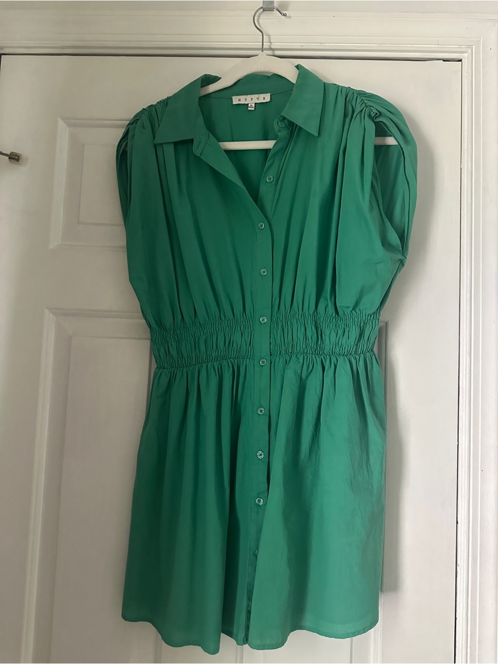 HYFVE Green Button-Front size M